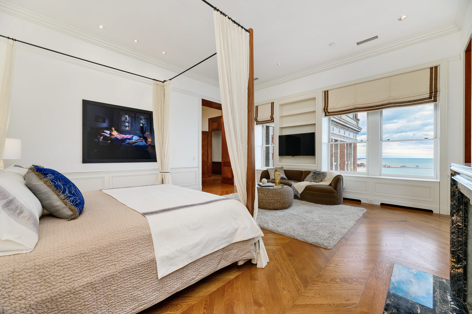 189 E Lk Shr Dr #PH18 Chicago, IL 60611