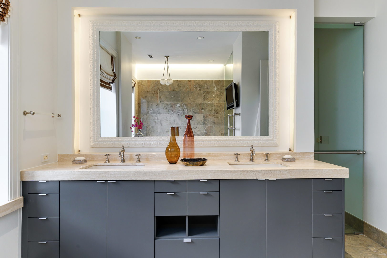 189 E Lk Shr Dr #PH18 Chicago, IL 60611