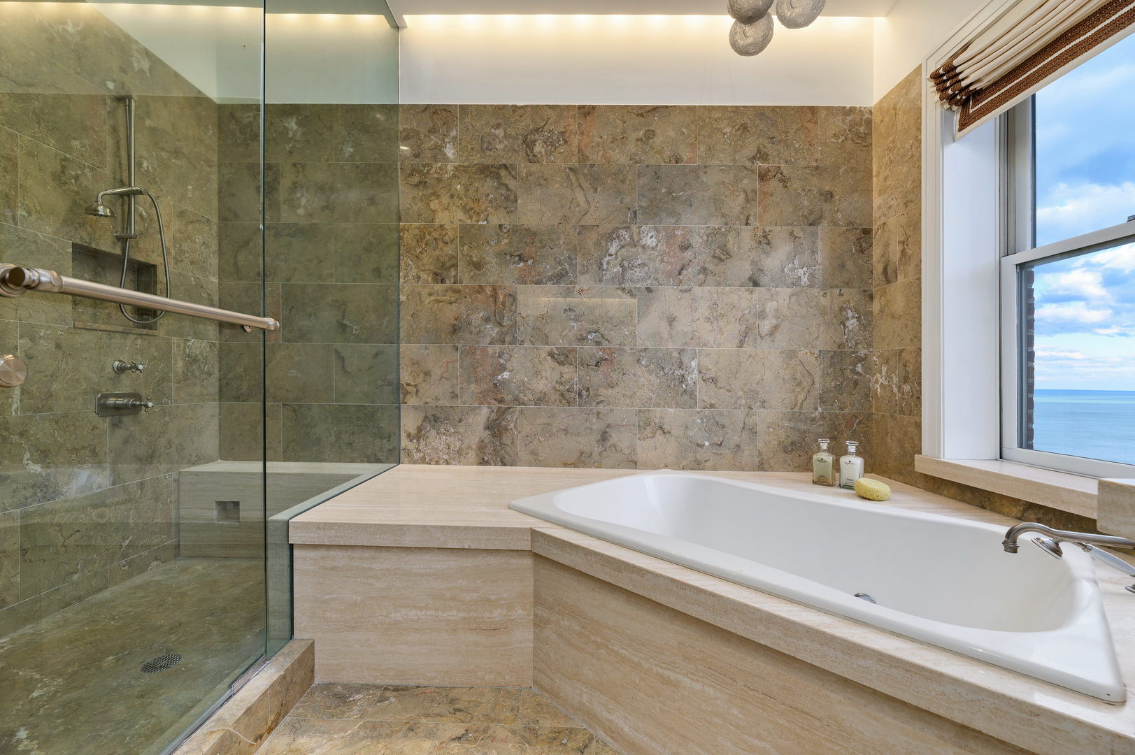 189 E Lk Shr Dr #PH18 Chicago, IL 60611