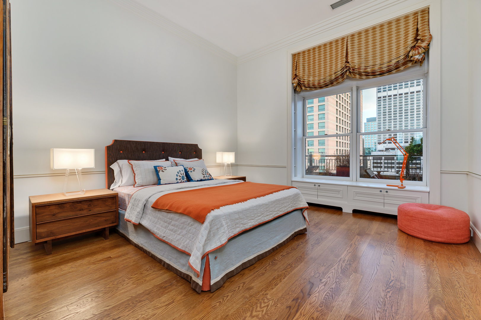 189 E Lk Shr Dr #PH18 Chicago, IL 60611