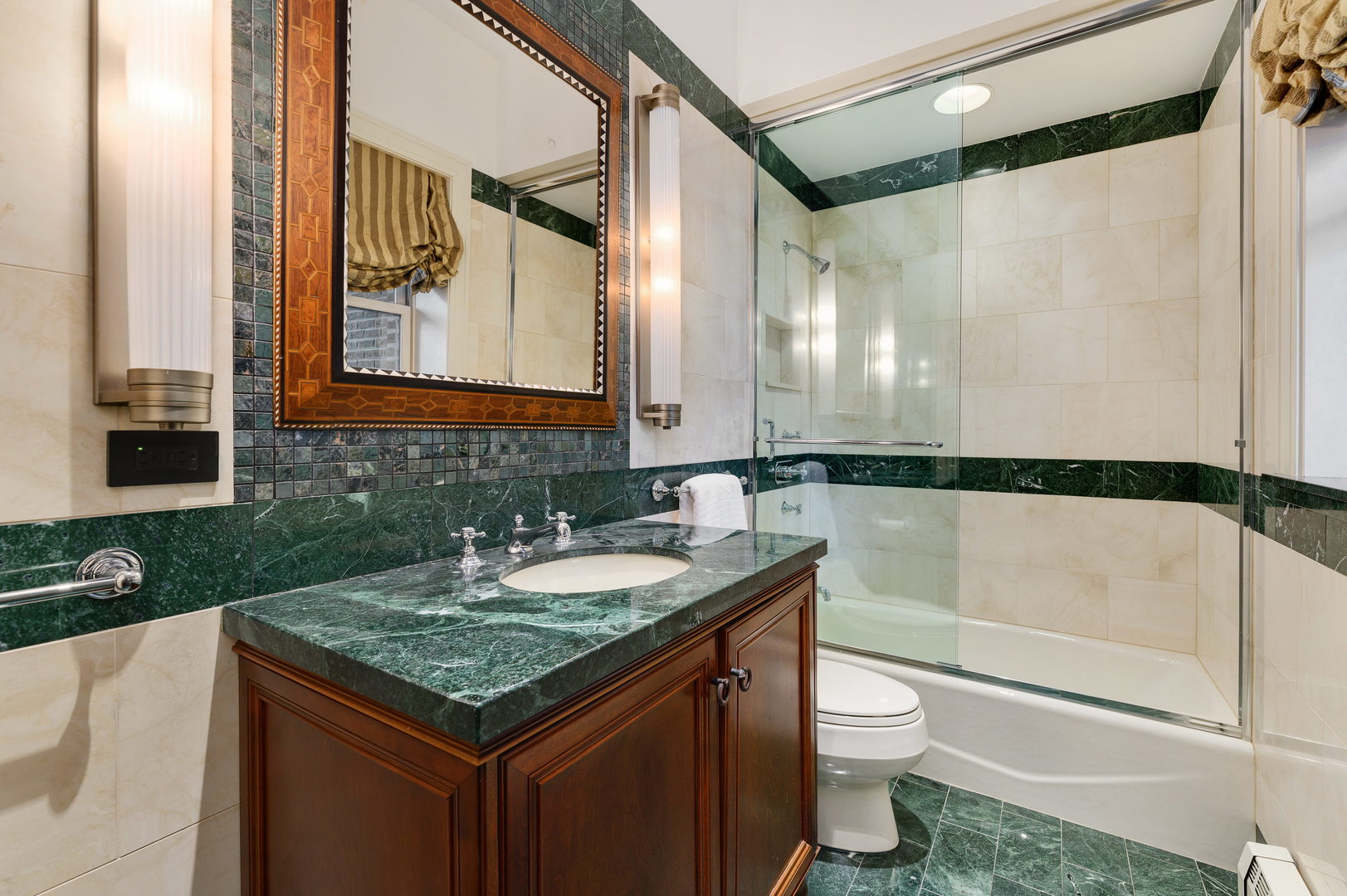 189 E Lk Shr Dr #PH18 Chicago, IL 60611