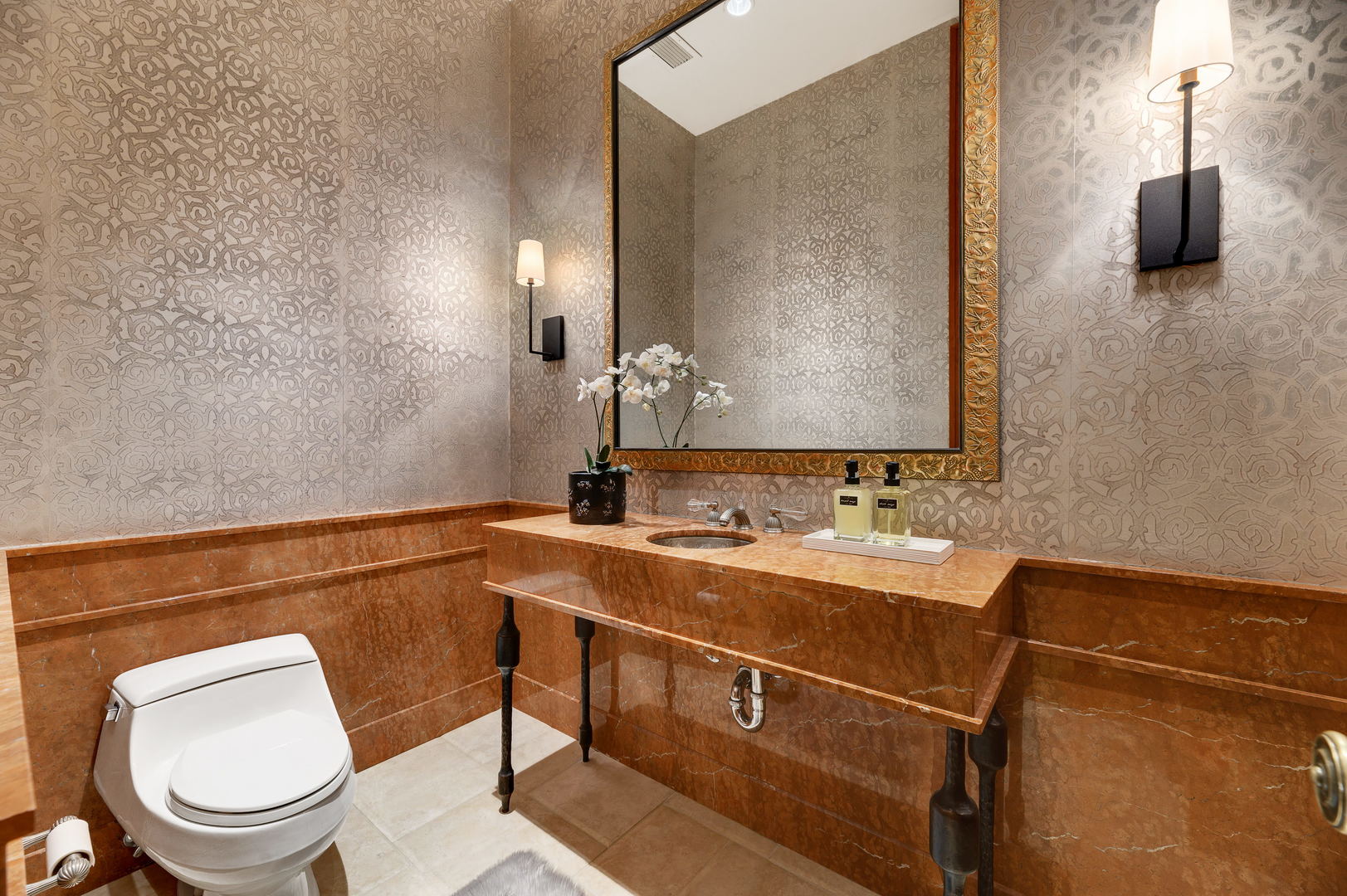 189 E Lk Shr Dr #PH18 Chicago, IL 60611