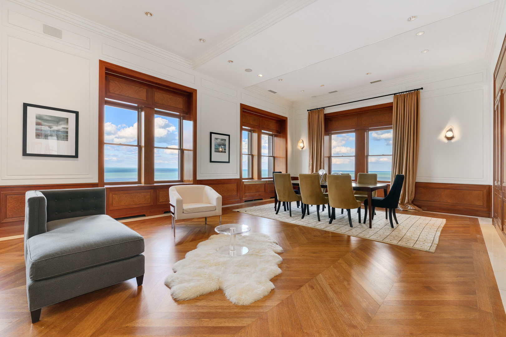 189 E Lk Shr Dr #PH18 Chicago, IL 60611