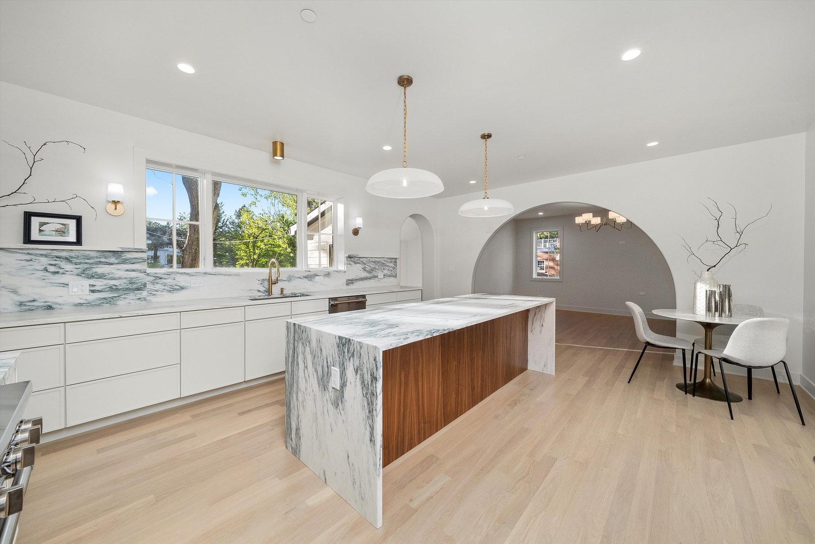 1037 Belleforte Ave Oak Park, IL 60302