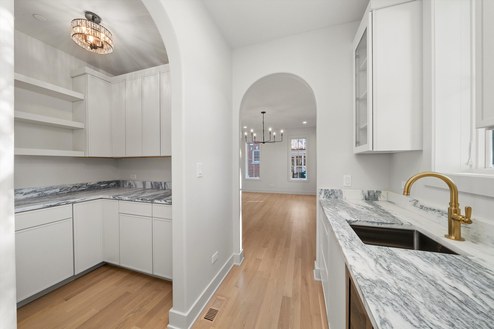 1037 Belleforte Ave Oak Park, IL 60302