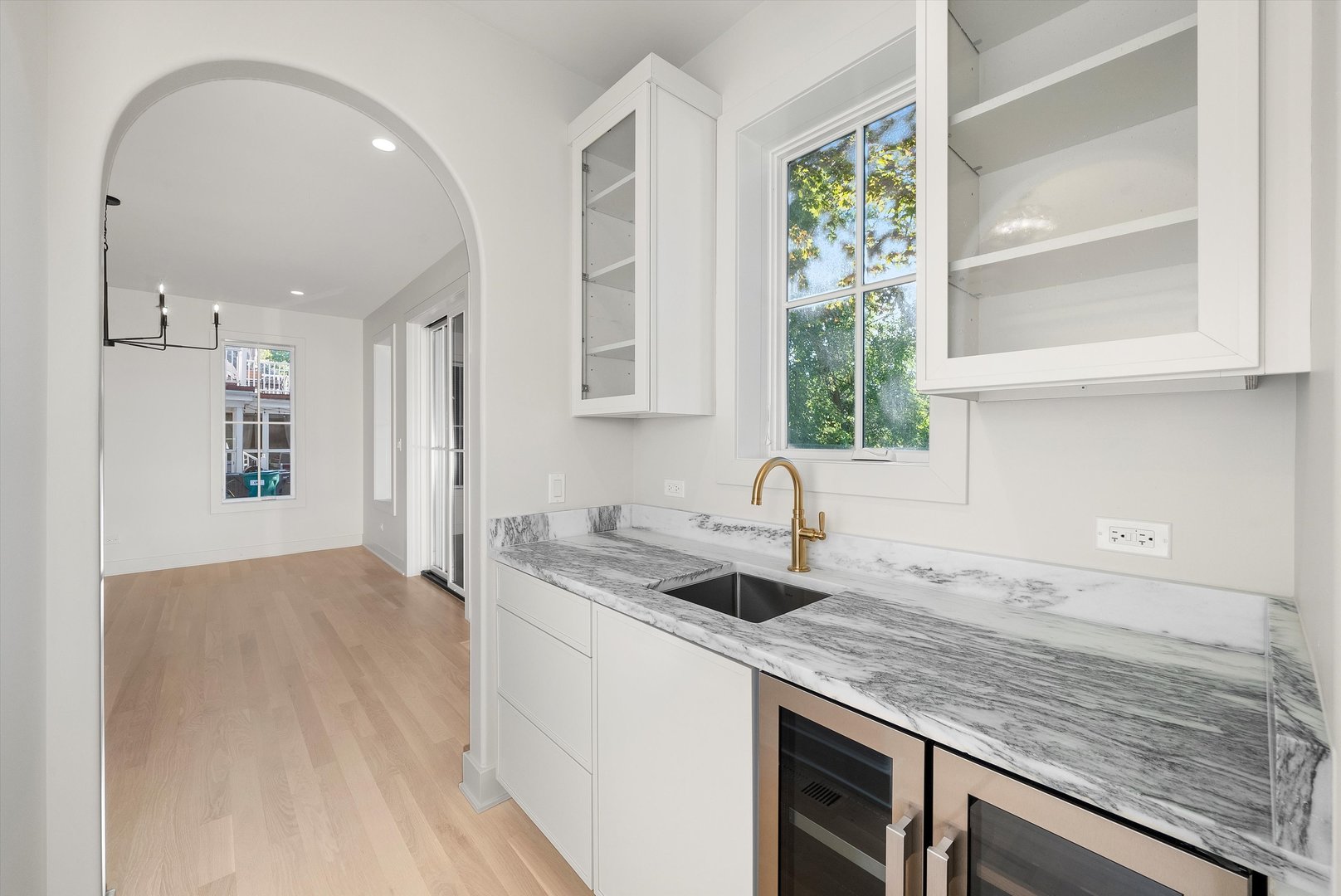 1037 Belleforte Ave Oak Park, IL 60302