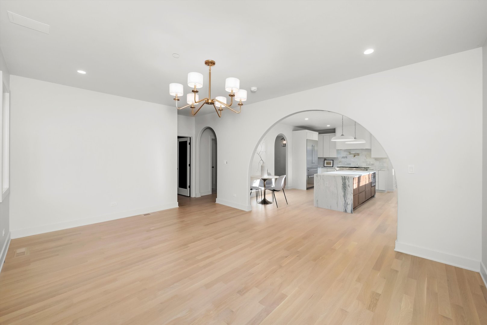 1037 Belleforte Ave Oak Park, IL 60302