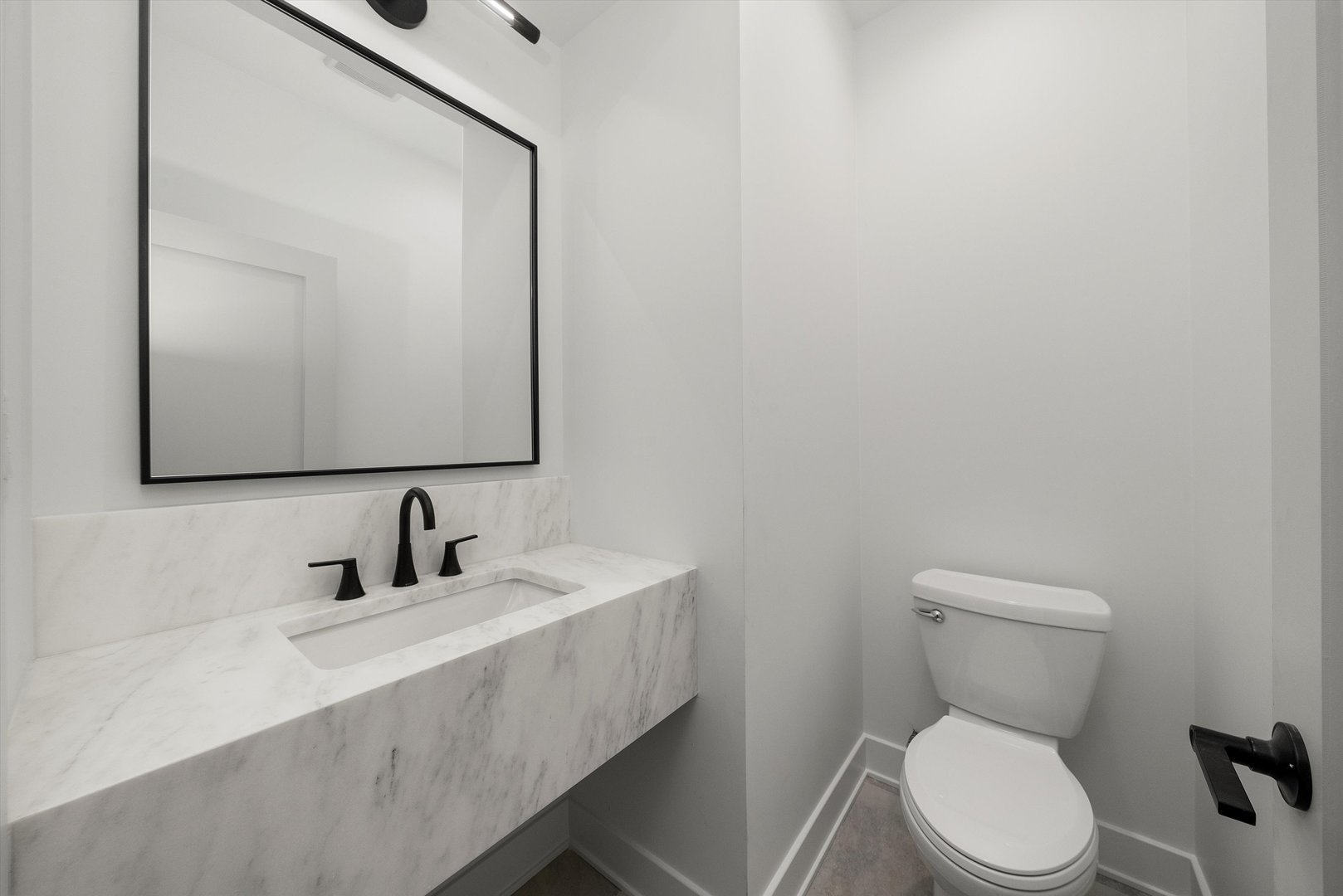 1037 Belleforte Ave Oak Park, IL 60302