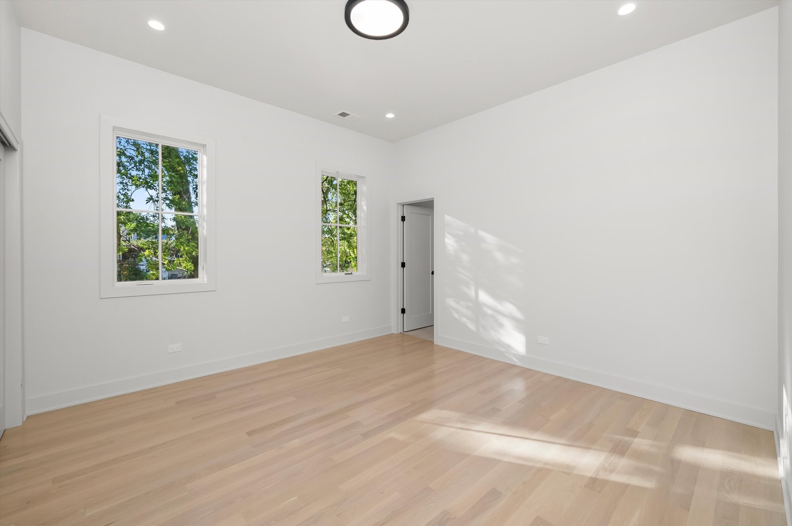 1037 Belleforte Ave Oak Park, IL 60302