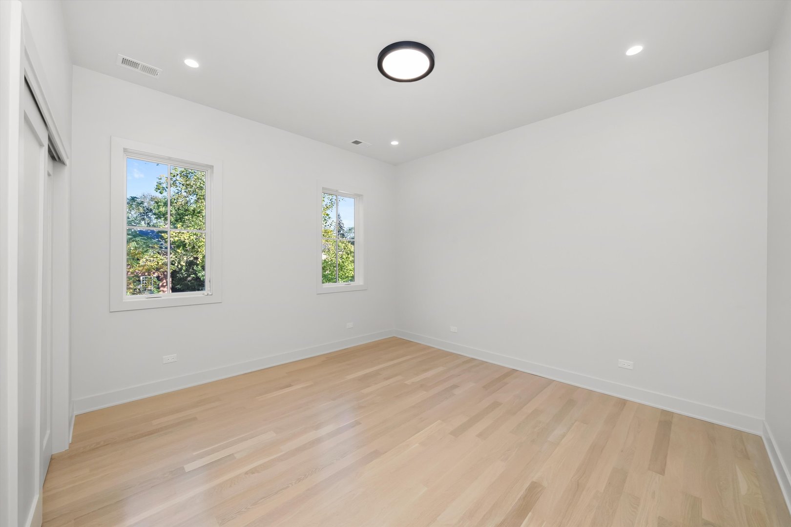 1037 Belleforte Ave Oak Park, IL 60302