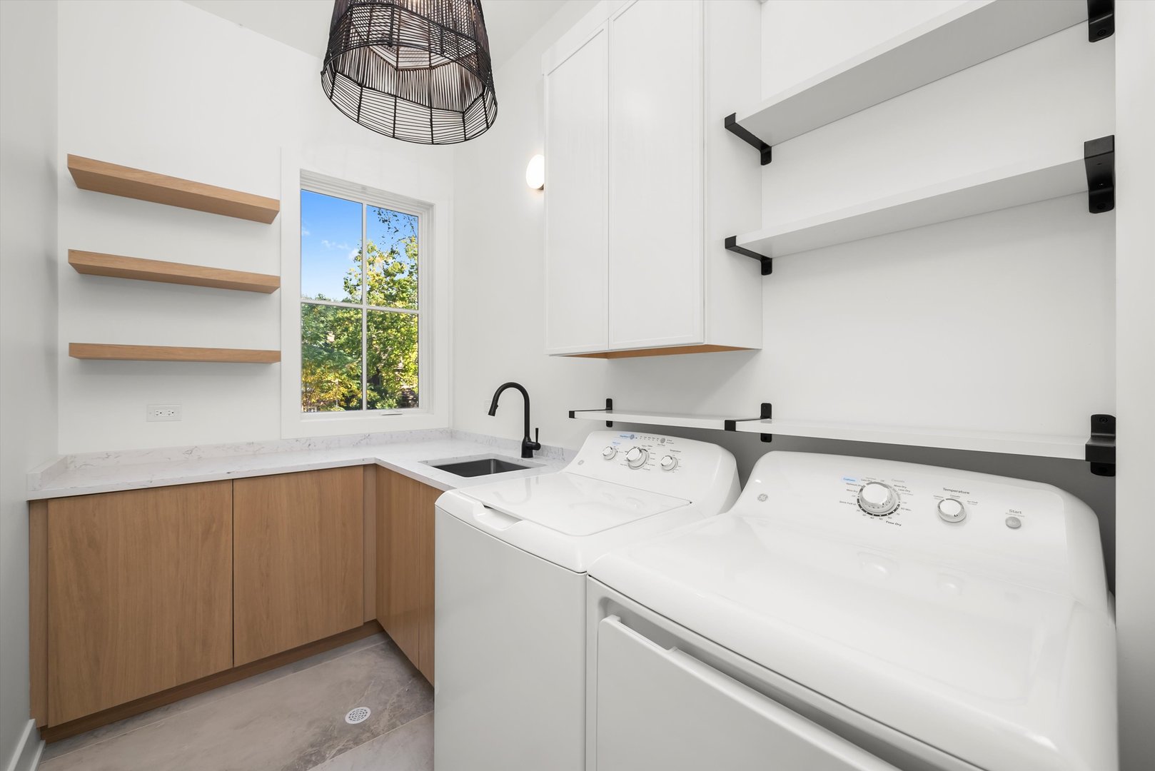 1037 Belleforte Ave Oak Park, IL 60302