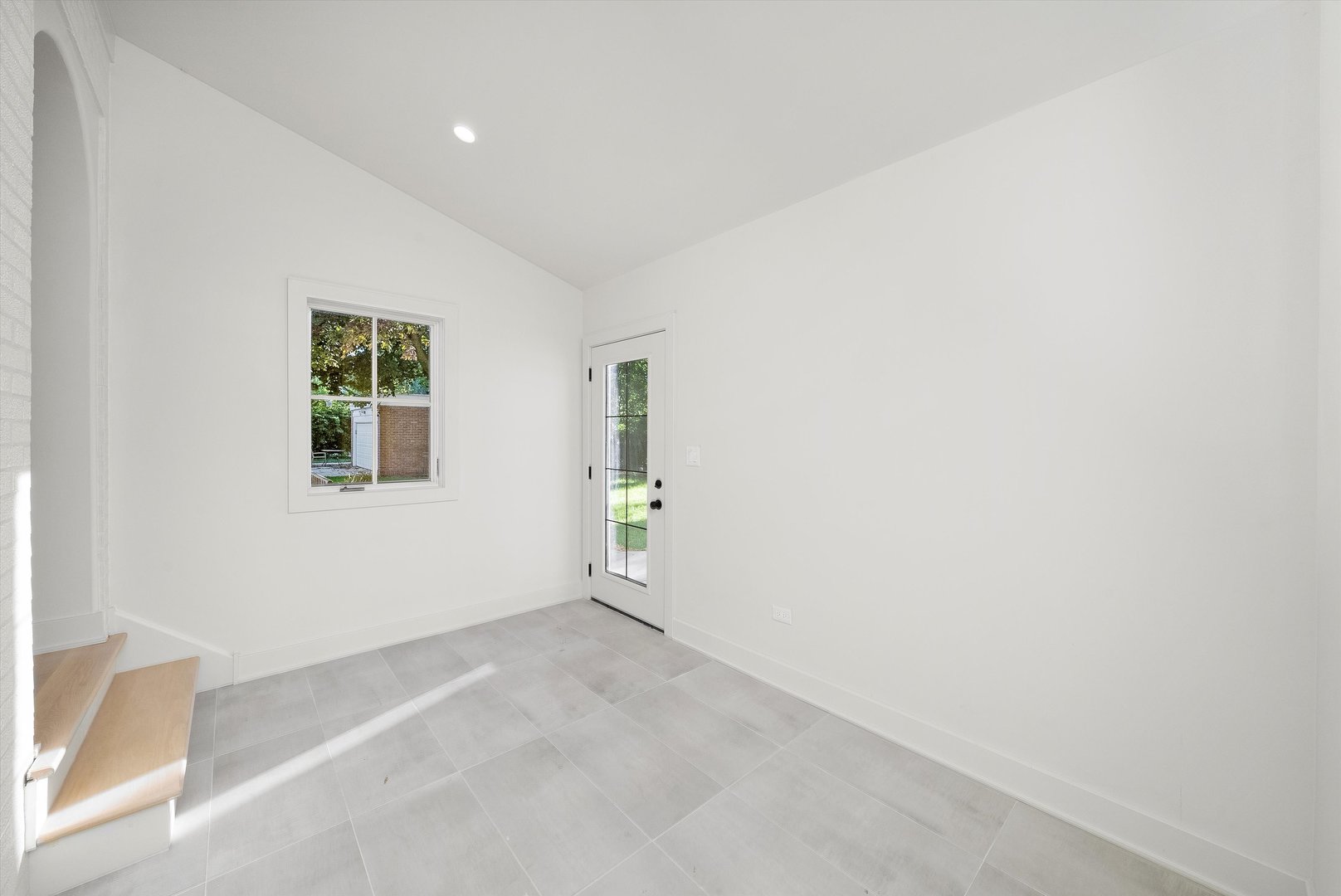 1037 Belleforte Ave Oak Park, IL 60302