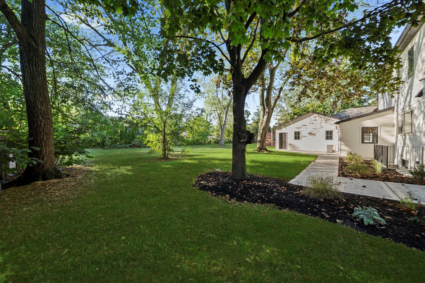 1037 Belleforte Ave Oak Park, IL 60302