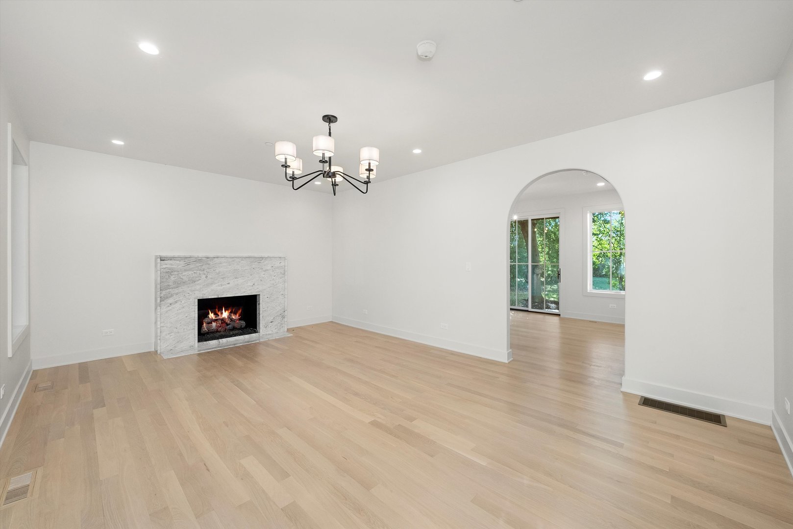 1037 Belleforte Ave Oak Park, IL 60302