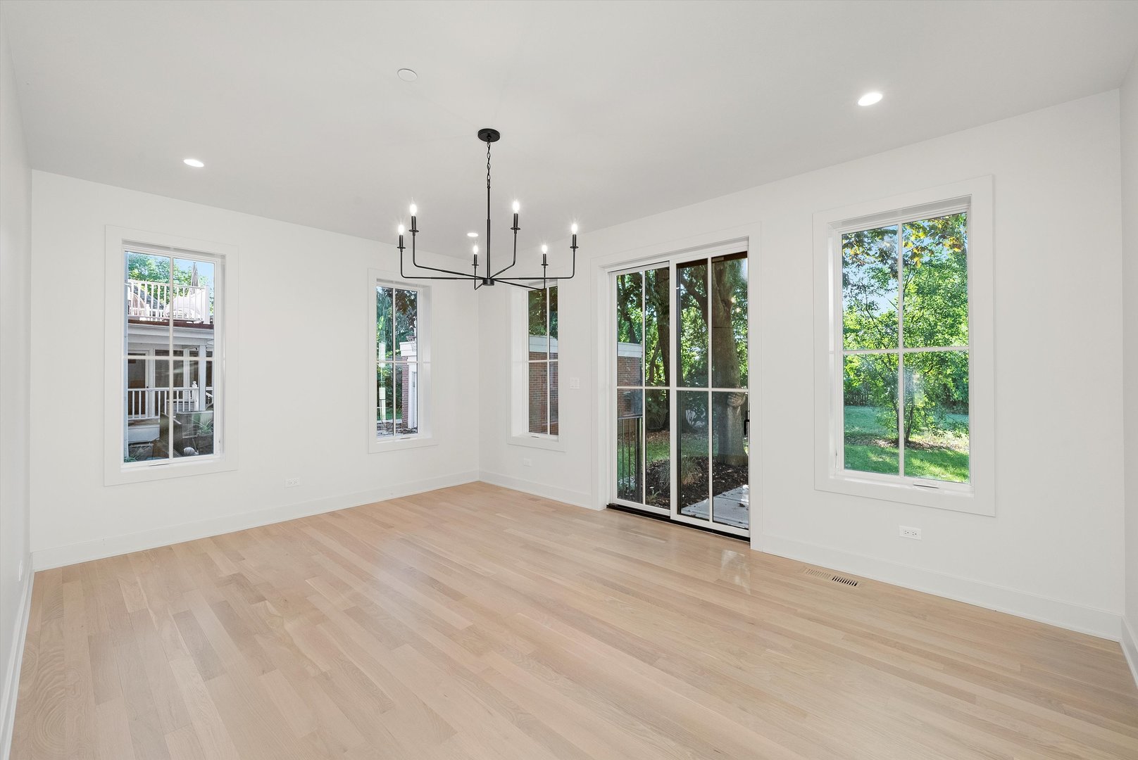 1037 Belleforte Ave Oak Park, IL 60302