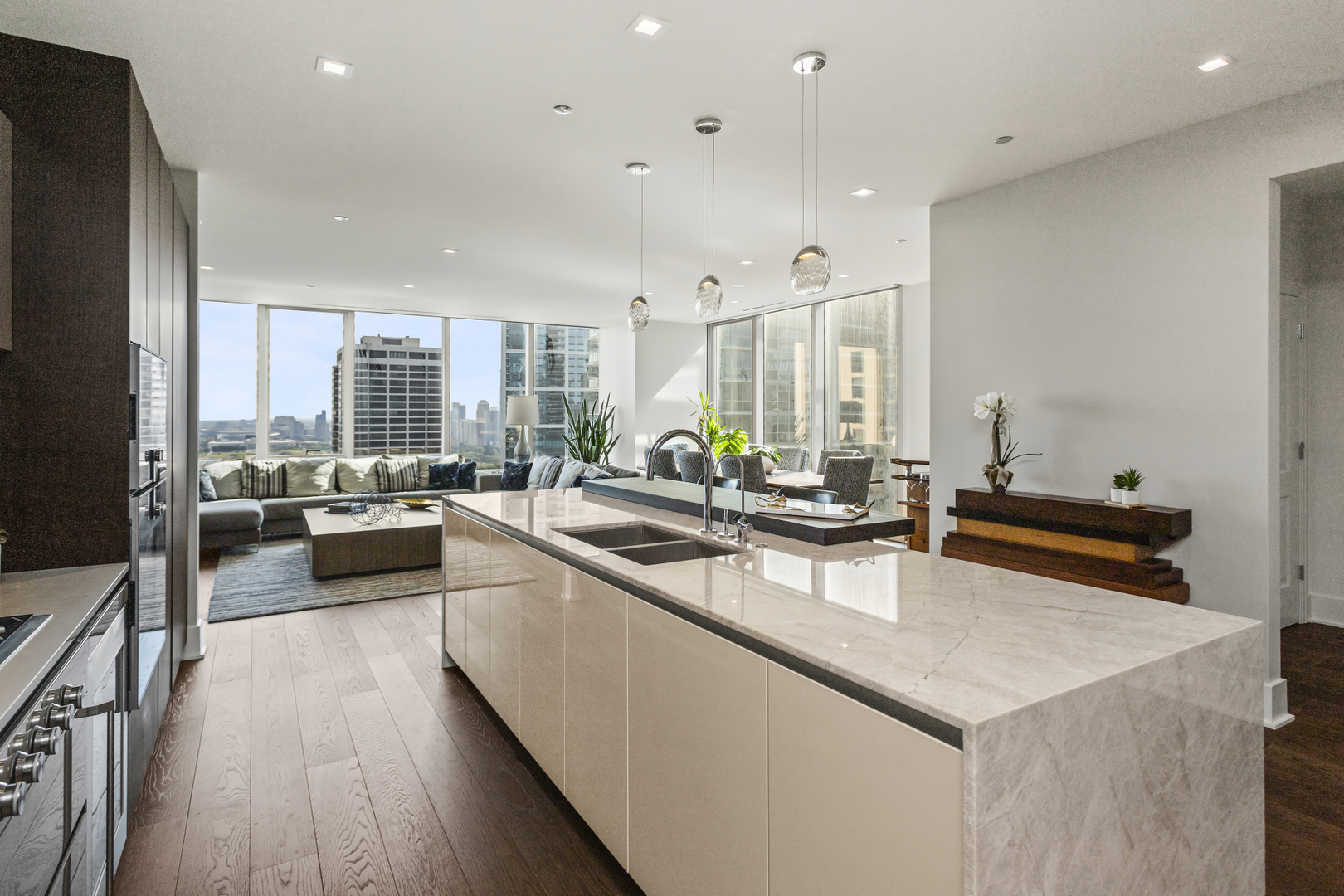 363 E Wacker Dr #2503 Chicago, IL 60601