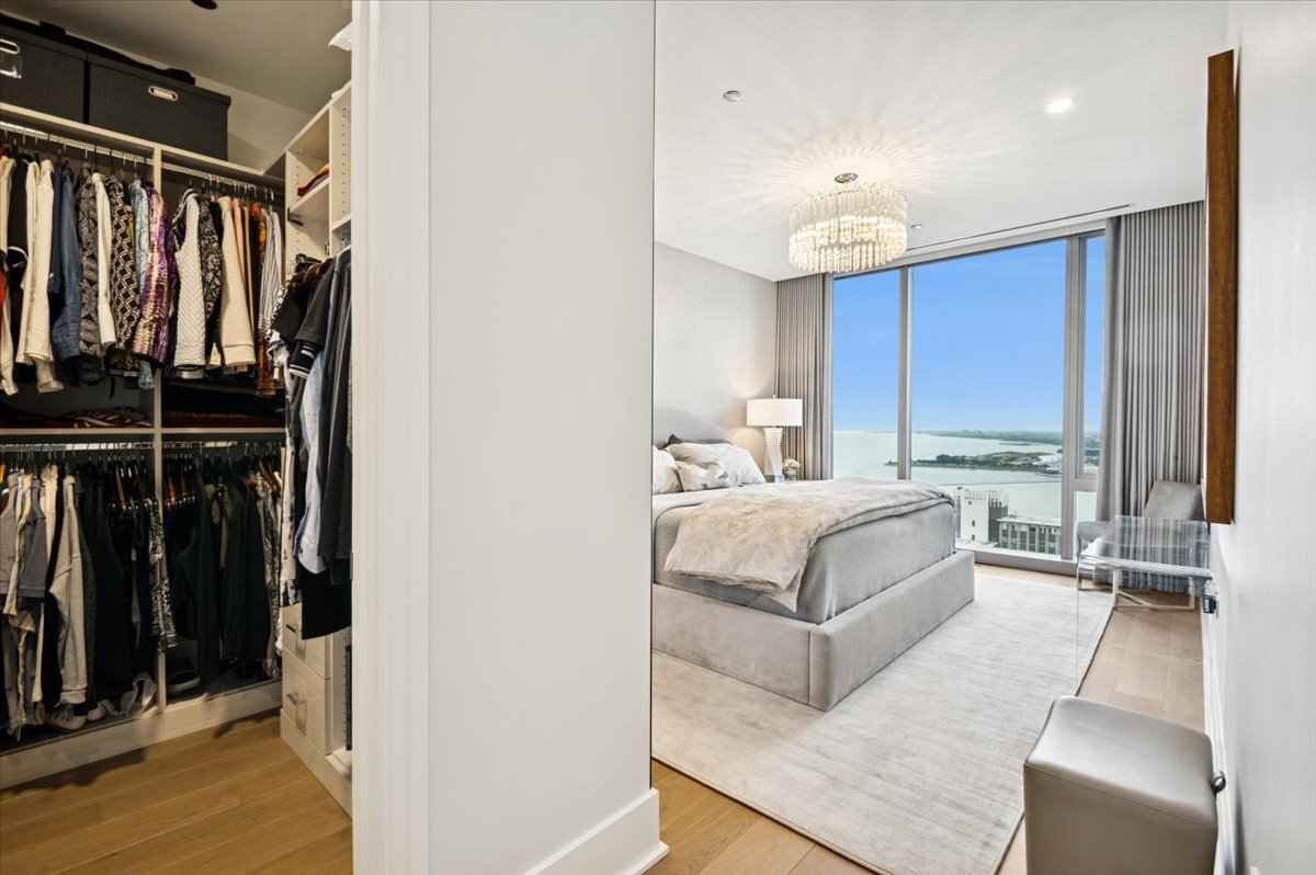 363 E Wacker Dr #3805 Chicago, IL 60601