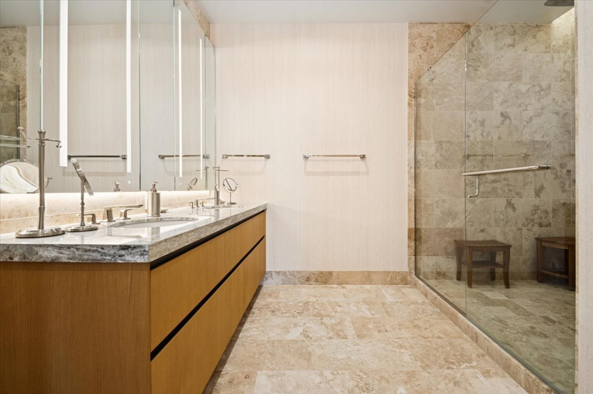 363 E Wacker Dr #3805 Chicago, IL 60601