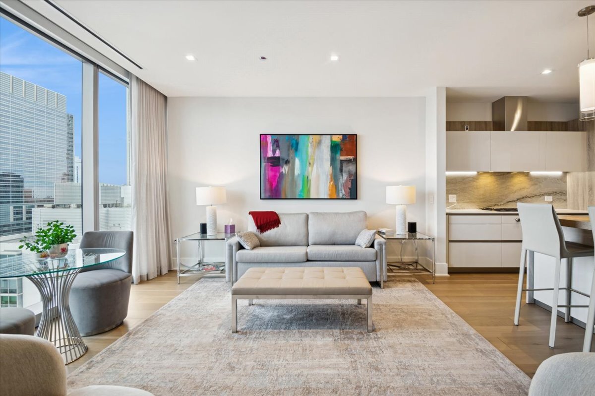 363 E Wacker Dr #3805 Chicago, IL 60601