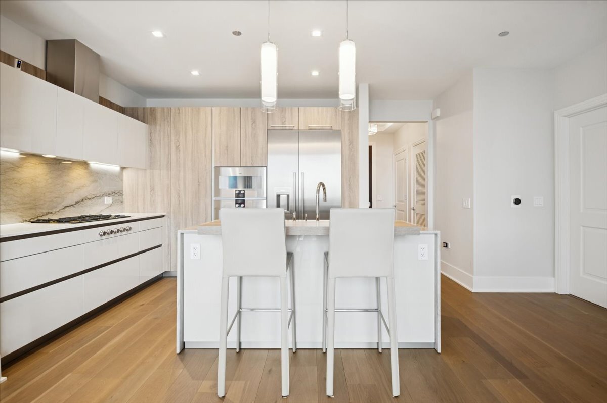 363 E Wacker Dr #3805 Chicago, IL 60601