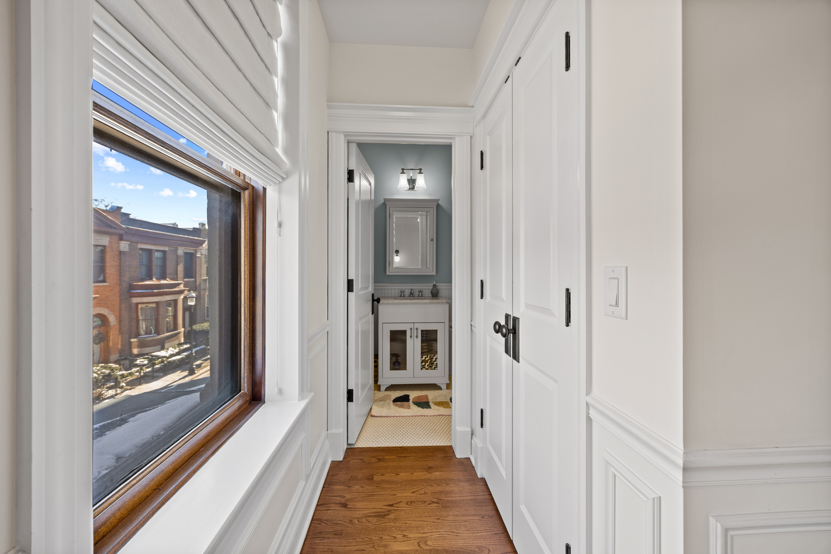 3818 N Alta Vis Ter Chicago, IL 60613