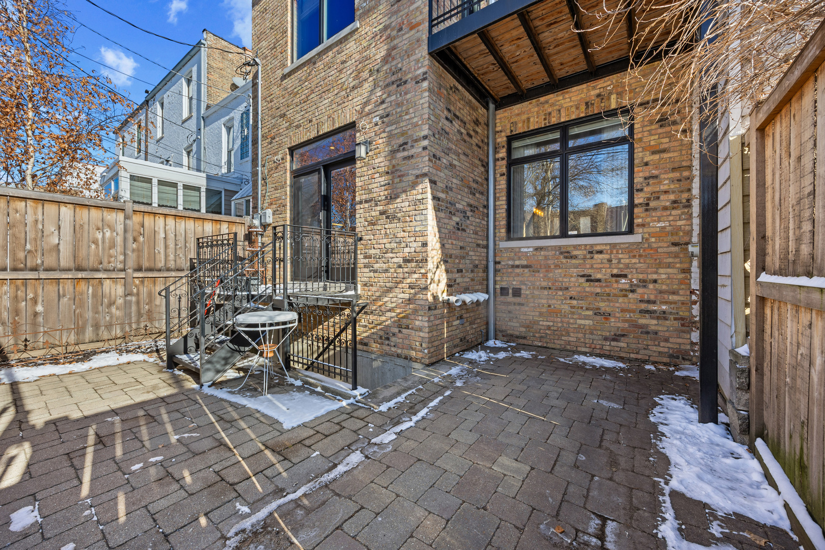 3818 N Alta Vis Ter Chicago, IL 60613