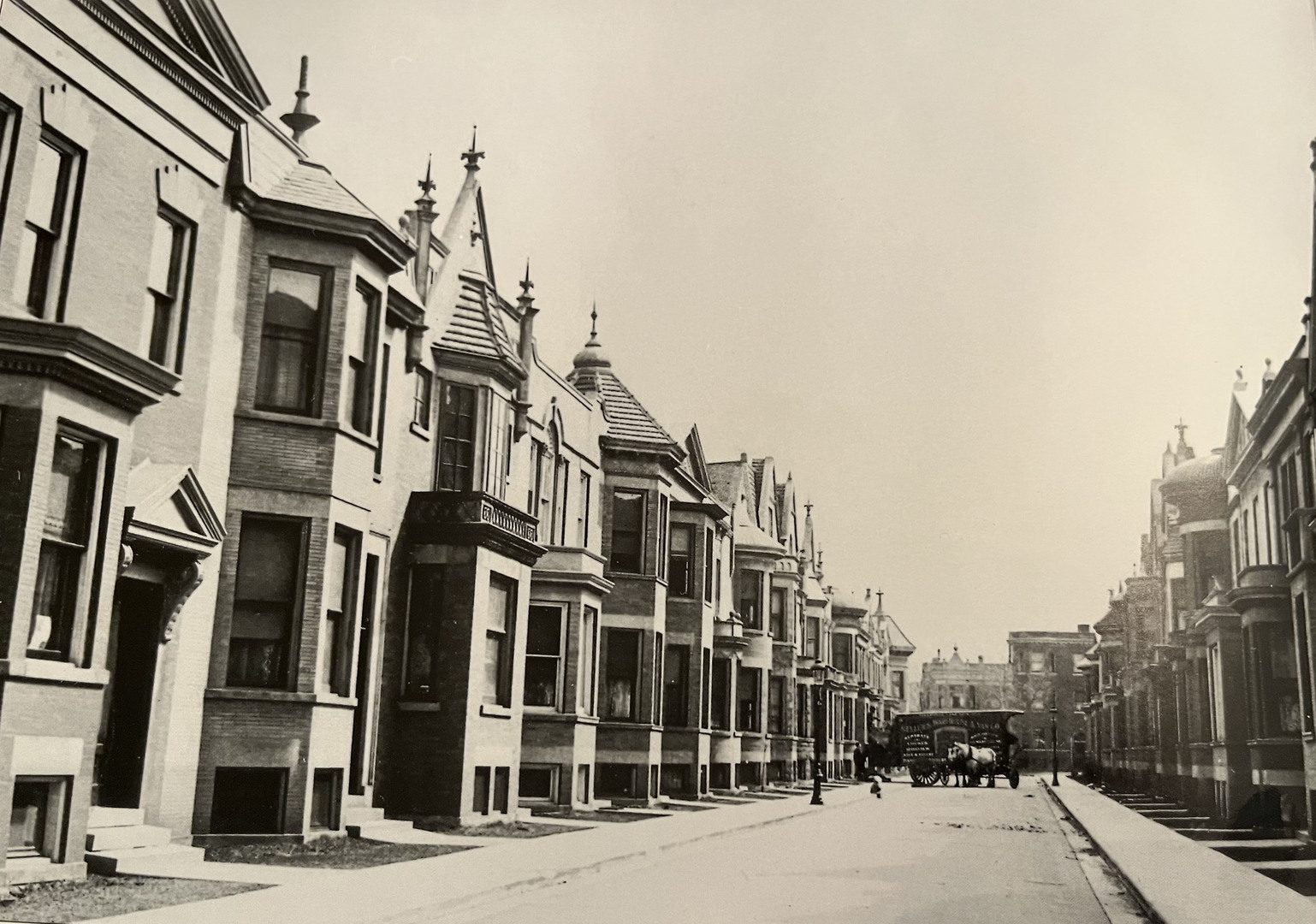 3818 N Alta Vis Ter Chicago, IL 60613