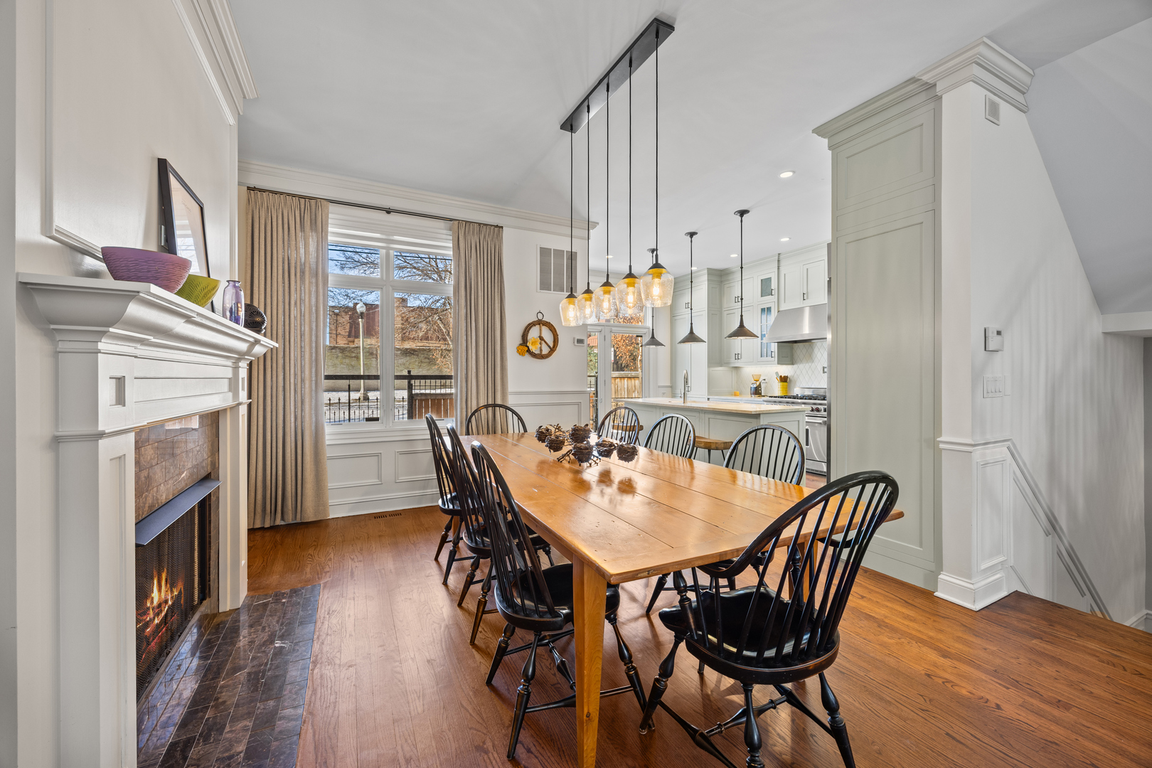 3818 N Alta Vis Ter Chicago, IL 60613