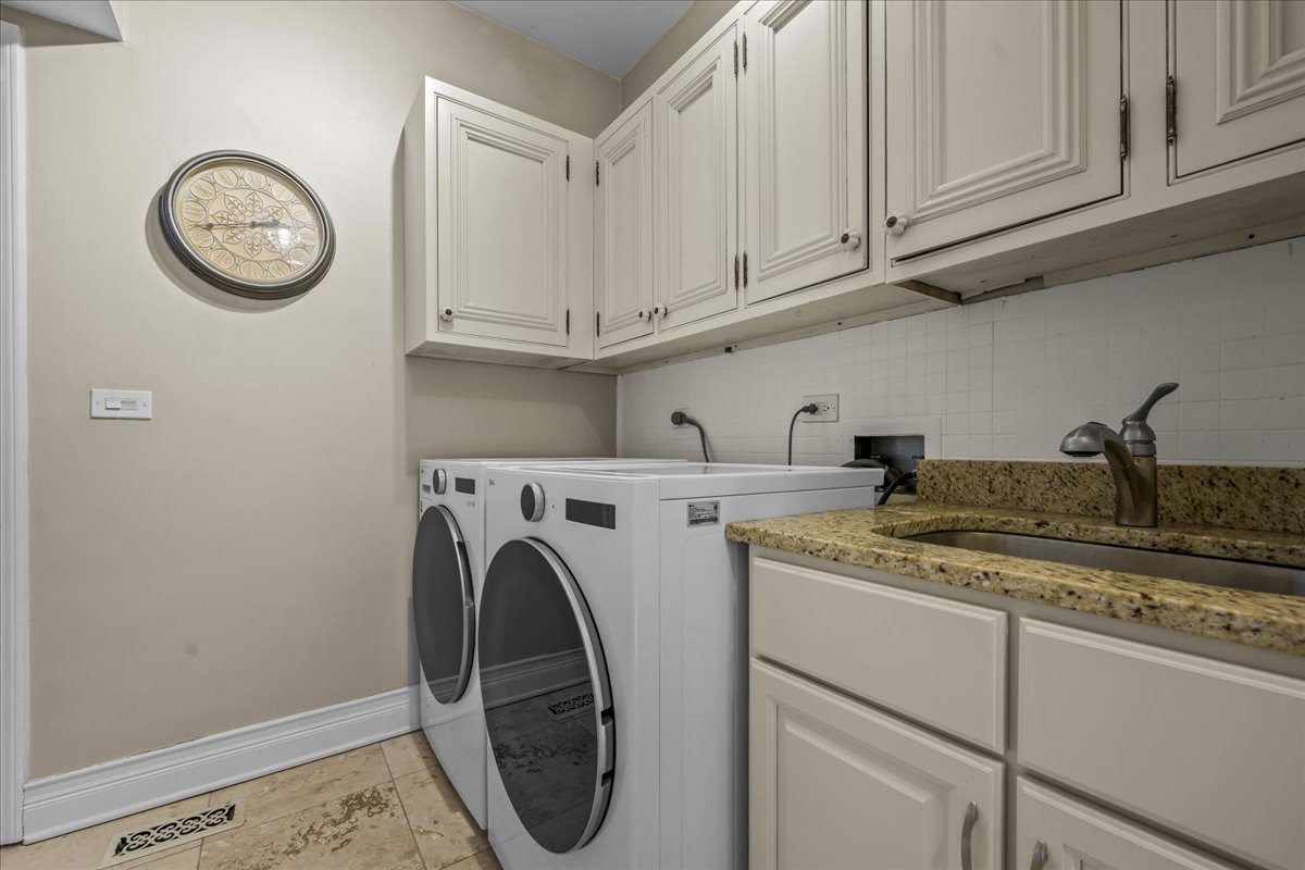 2045 Kipling Ct Highland Park, IL 60035