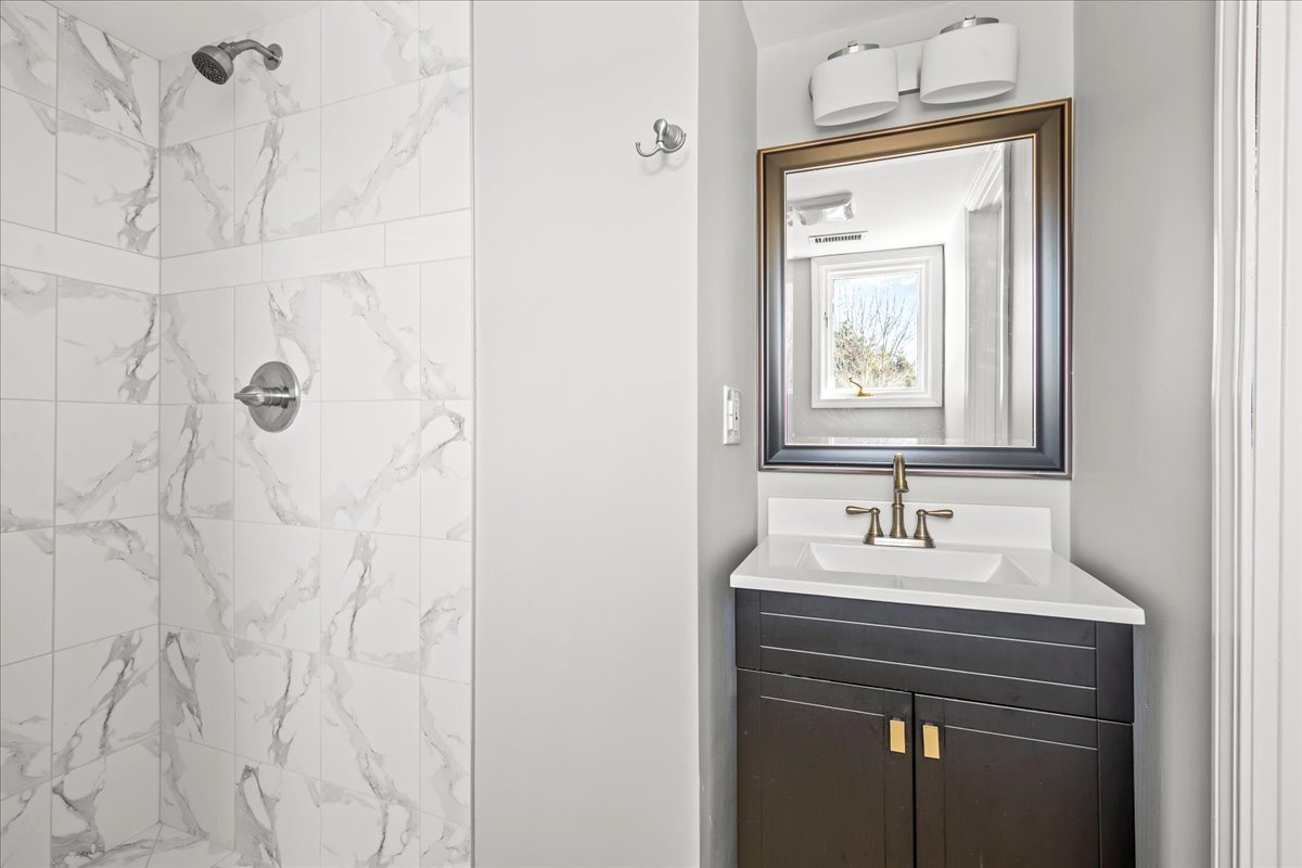 2045 Kipling Ct Highland Park, IL 60035