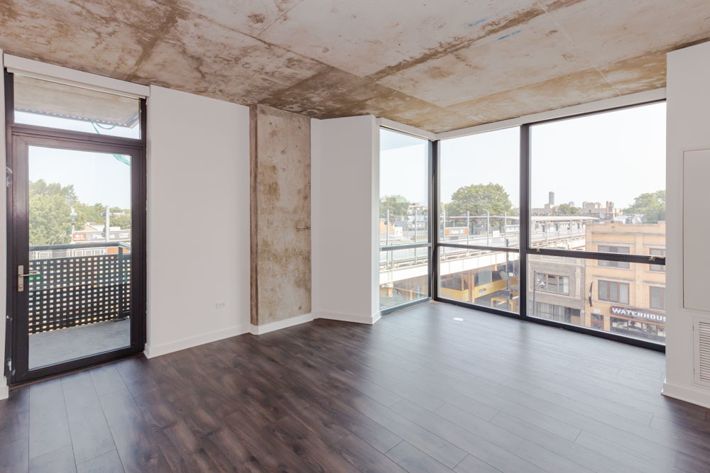 1714 W Roscoe St #404