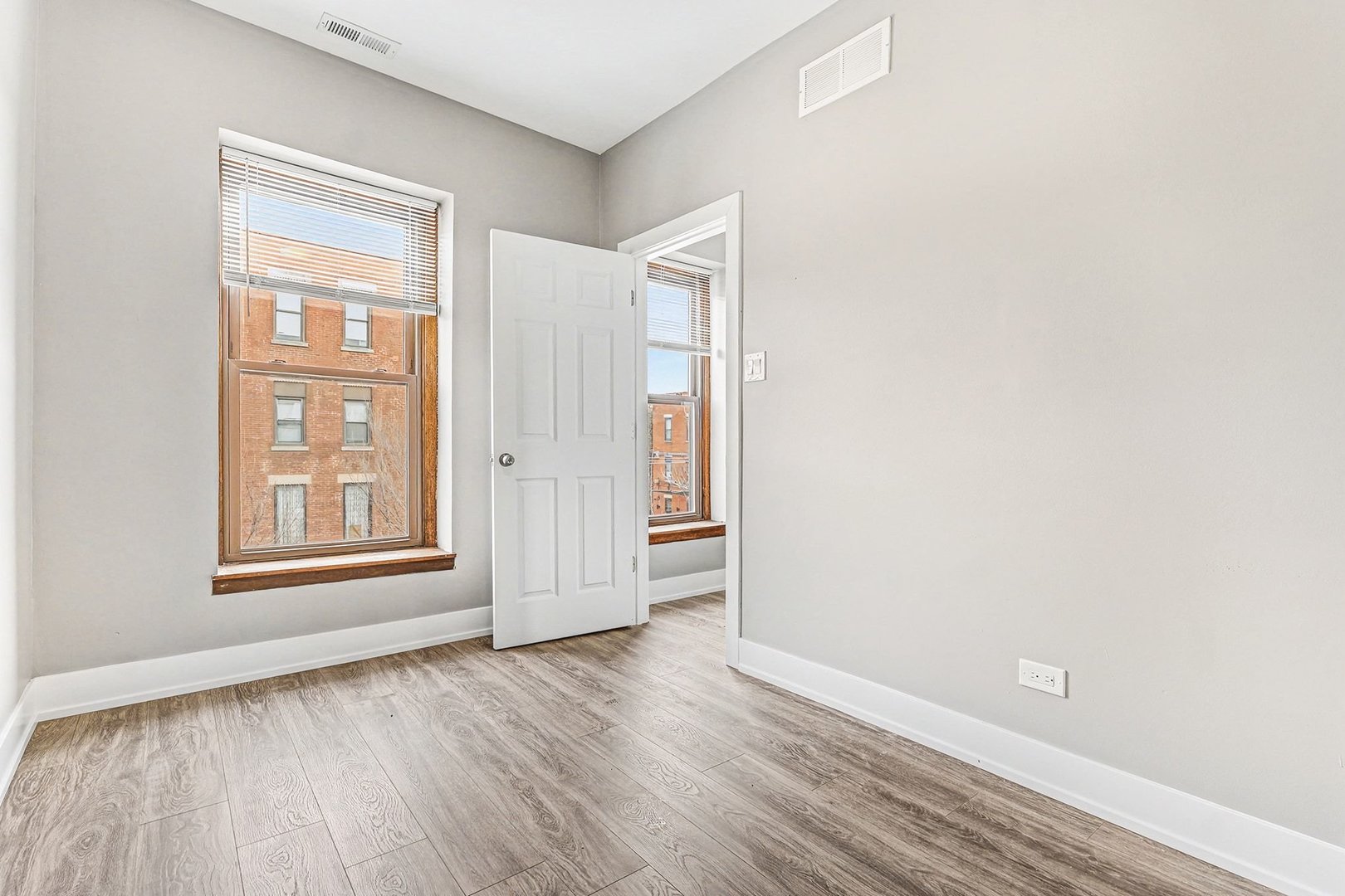 1503 W Taylor St #3 Chicago, IL 60607