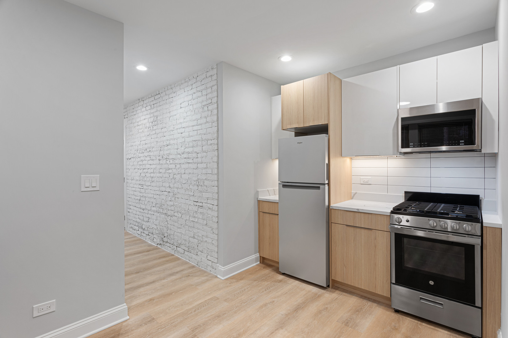 1627 W Chase Ave #1A Chicago, IL 60626