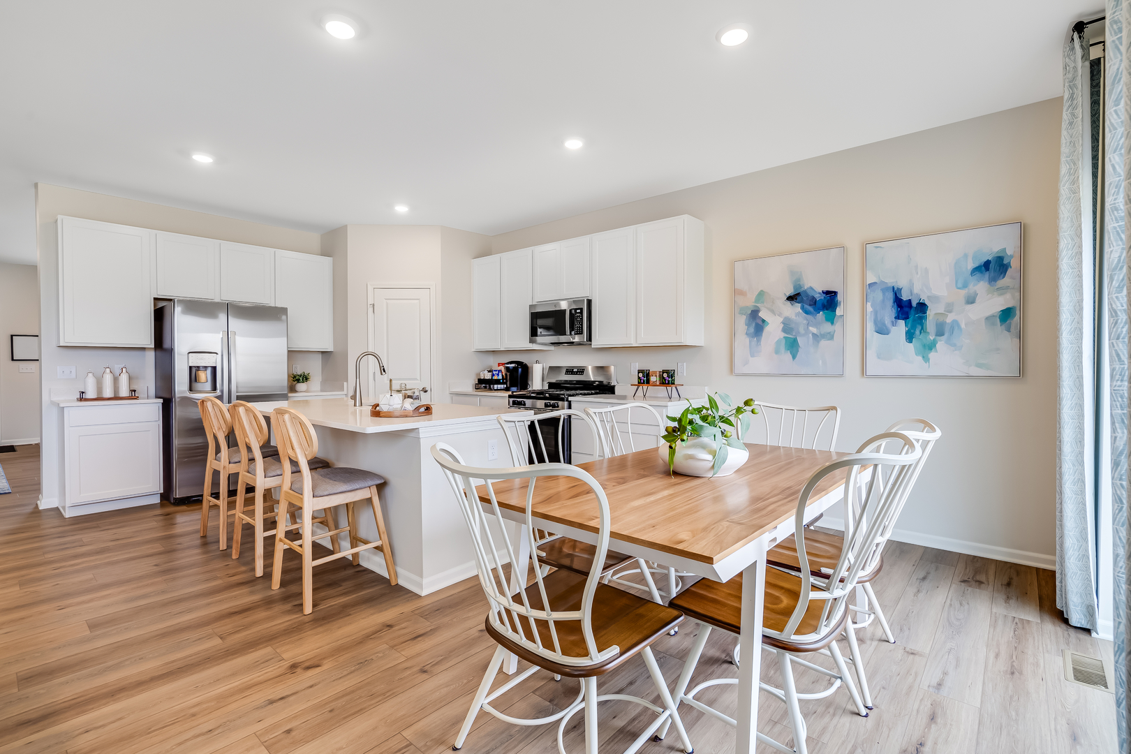 7611 Sassafras Ln Joliet, IL 60431