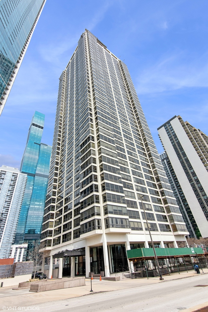 360 E Randolph St #1004