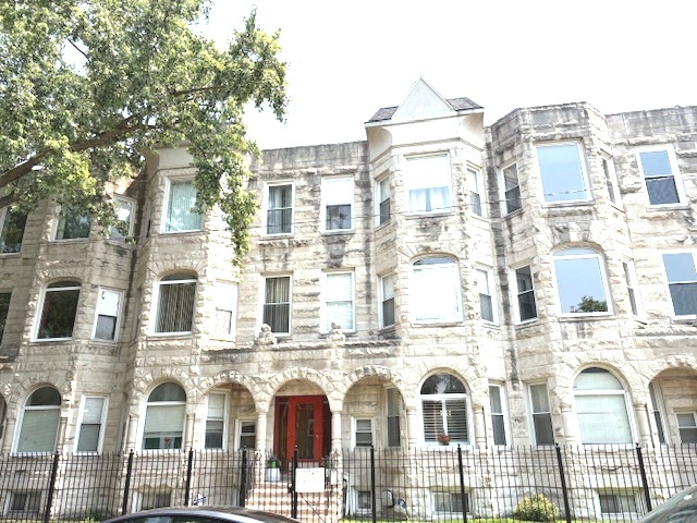 6553 S University Ave #202