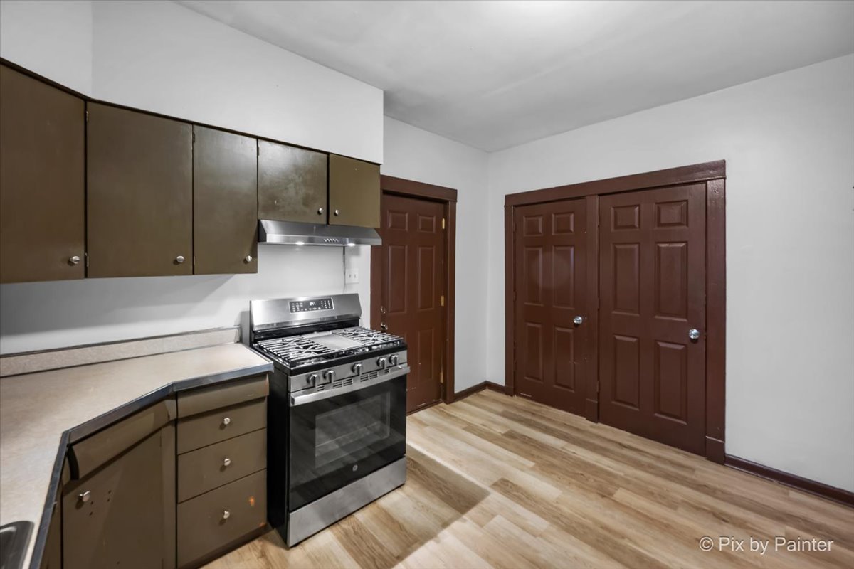 410 N Ctr St Joliet, IL 60435