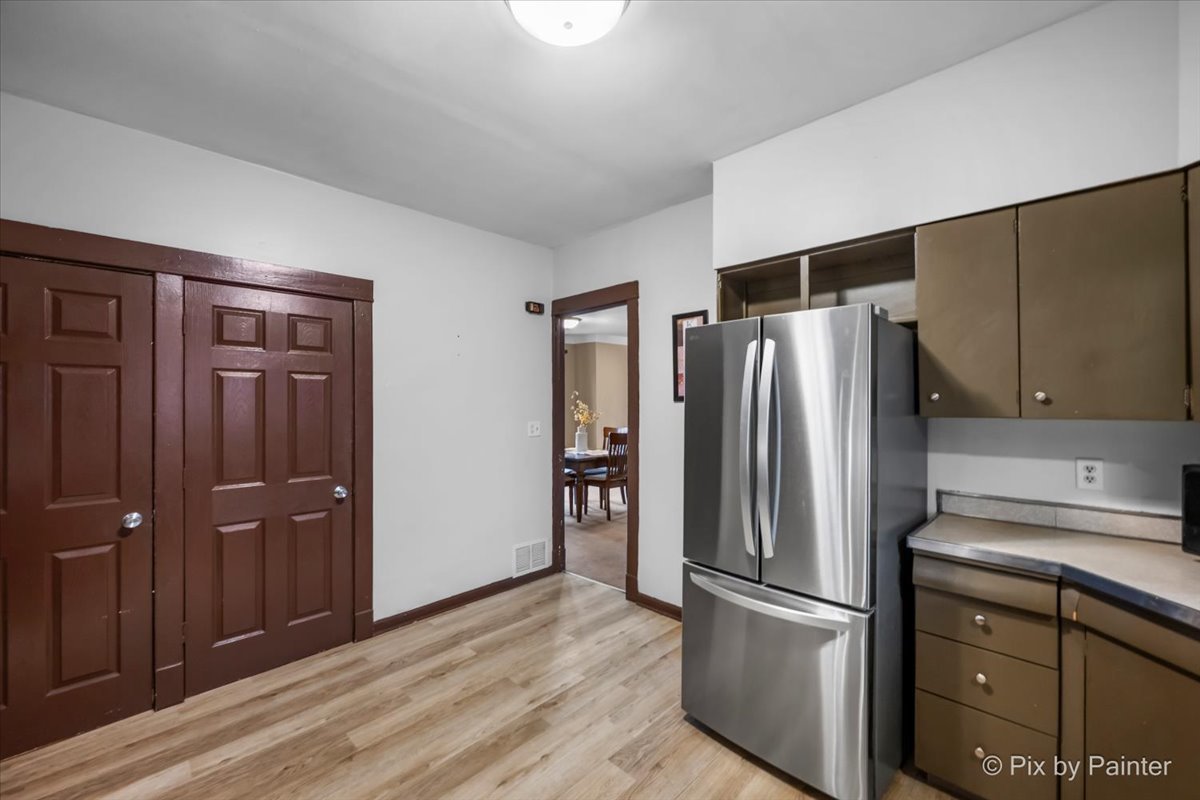 410 N Ctr St Joliet, IL 60435