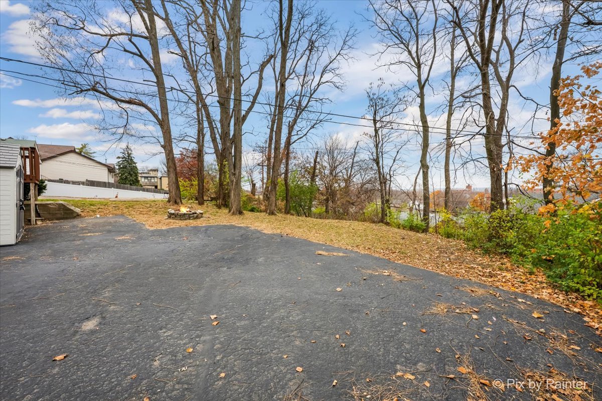 410 N Ctr St Joliet, IL 60435