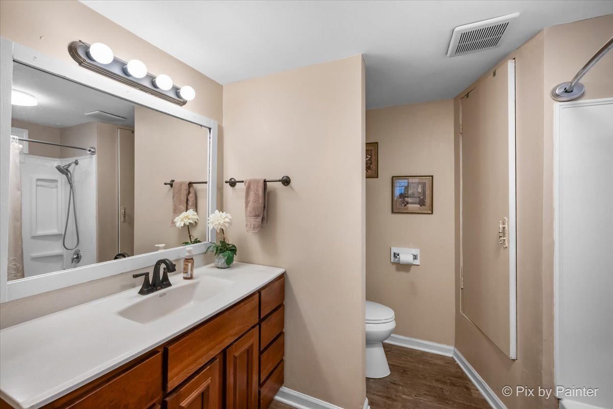 410 N Ctr St Joliet, IL 60435