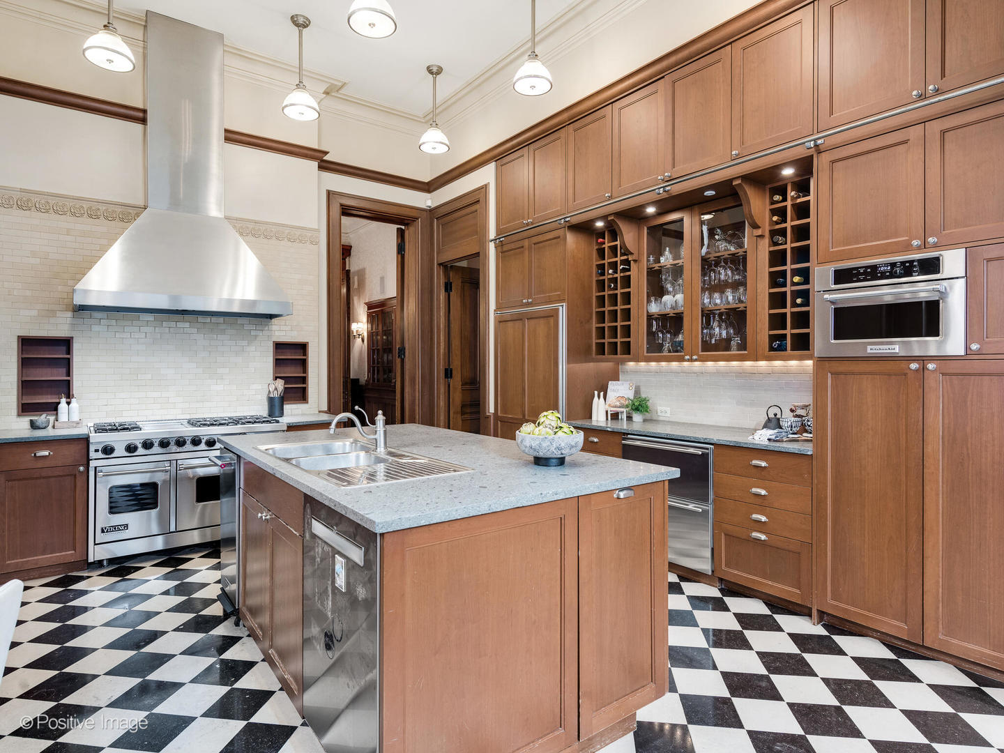 1454 N Dearborn St Chicago, IL 60610