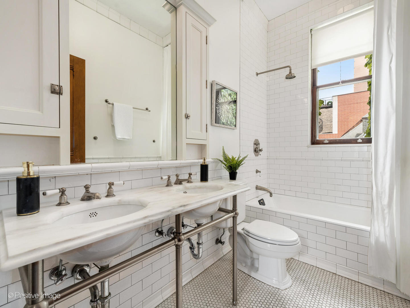 1454 N Dearborn St Chicago, IL 60610