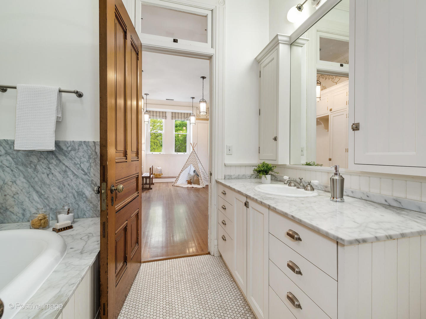 1454 N Dearborn St Chicago, IL 60610