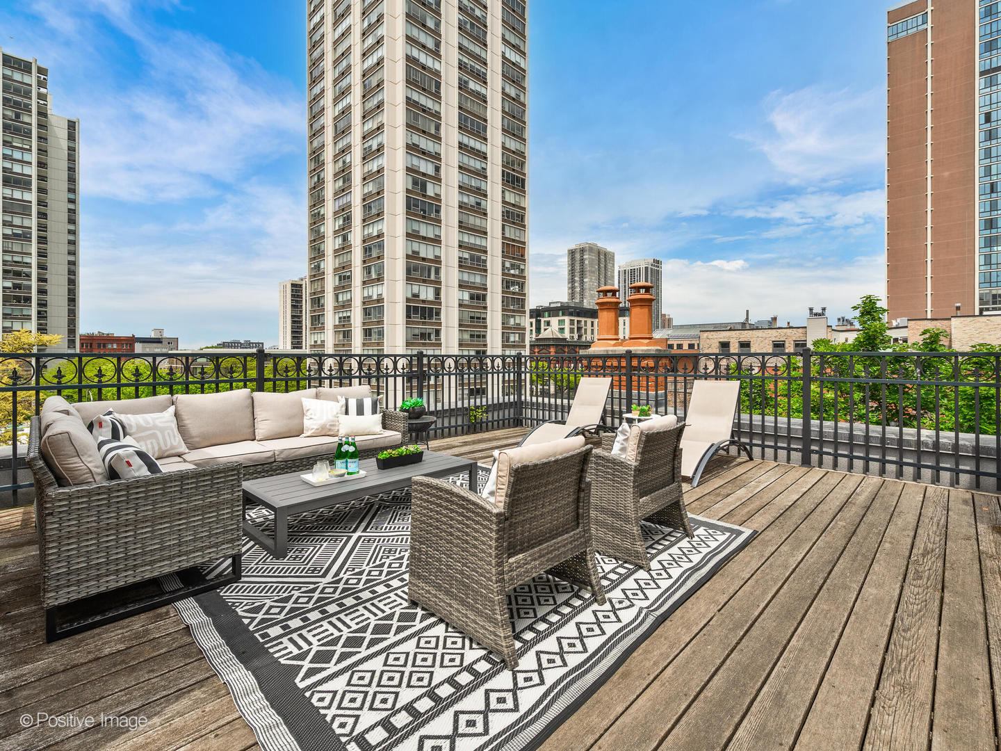 1454 N Dearborn St Chicago, IL 60610