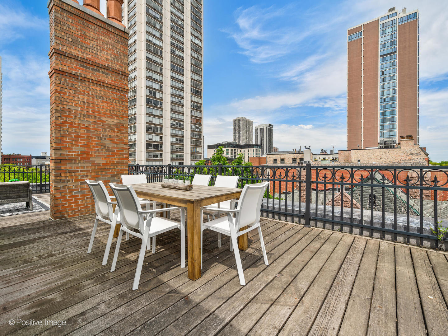 1454 N Dearborn St Chicago, IL 60610