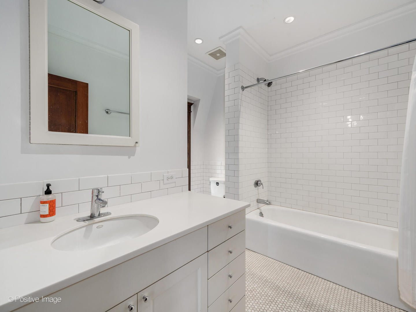 1454 N Dearborn St Chicago, IL 60610