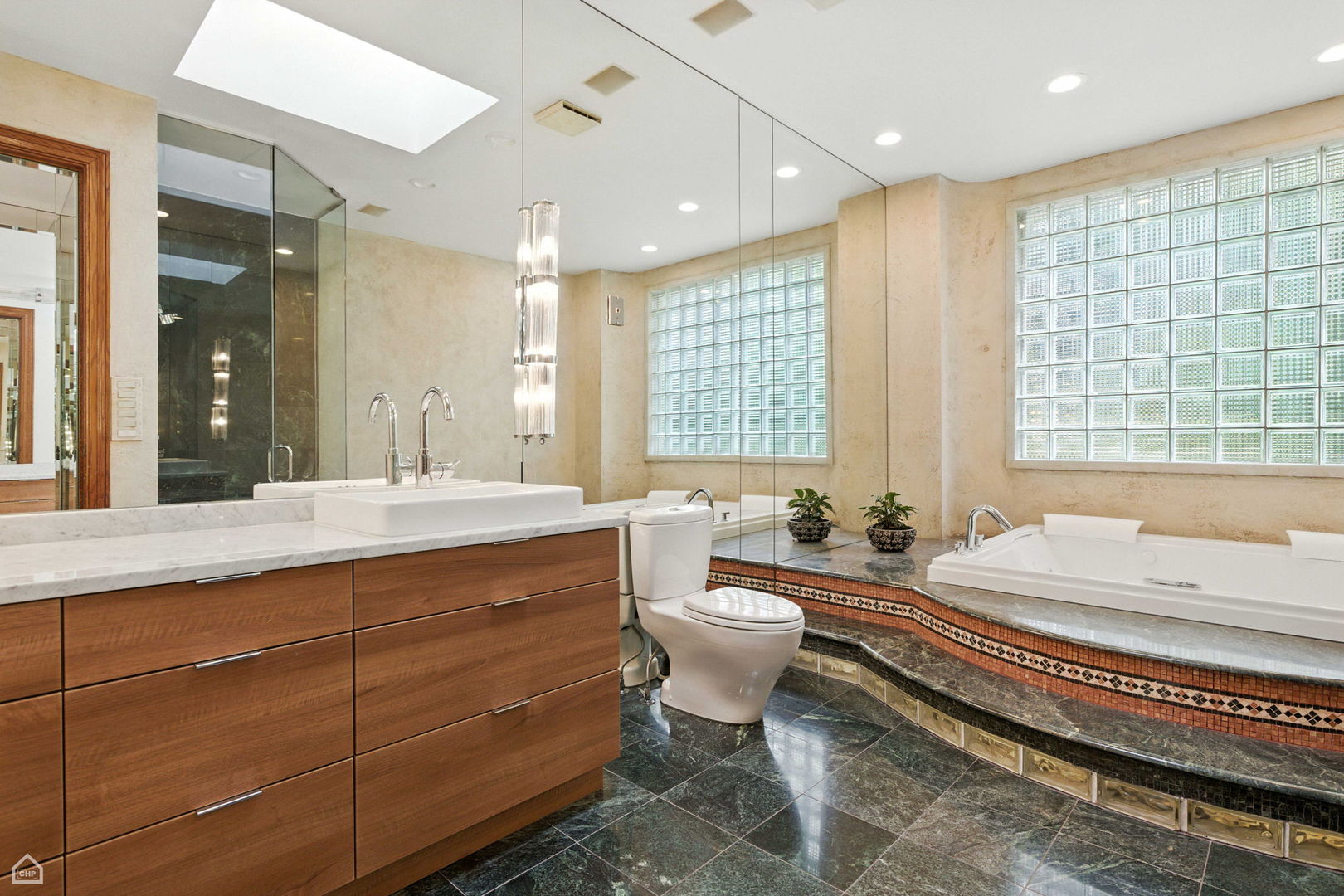 260 Beech St Highland Park, IL 60035