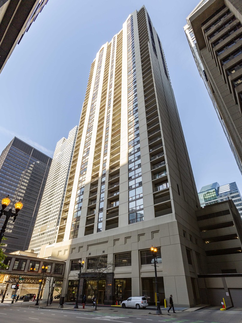 200 N Dearborn St #2104