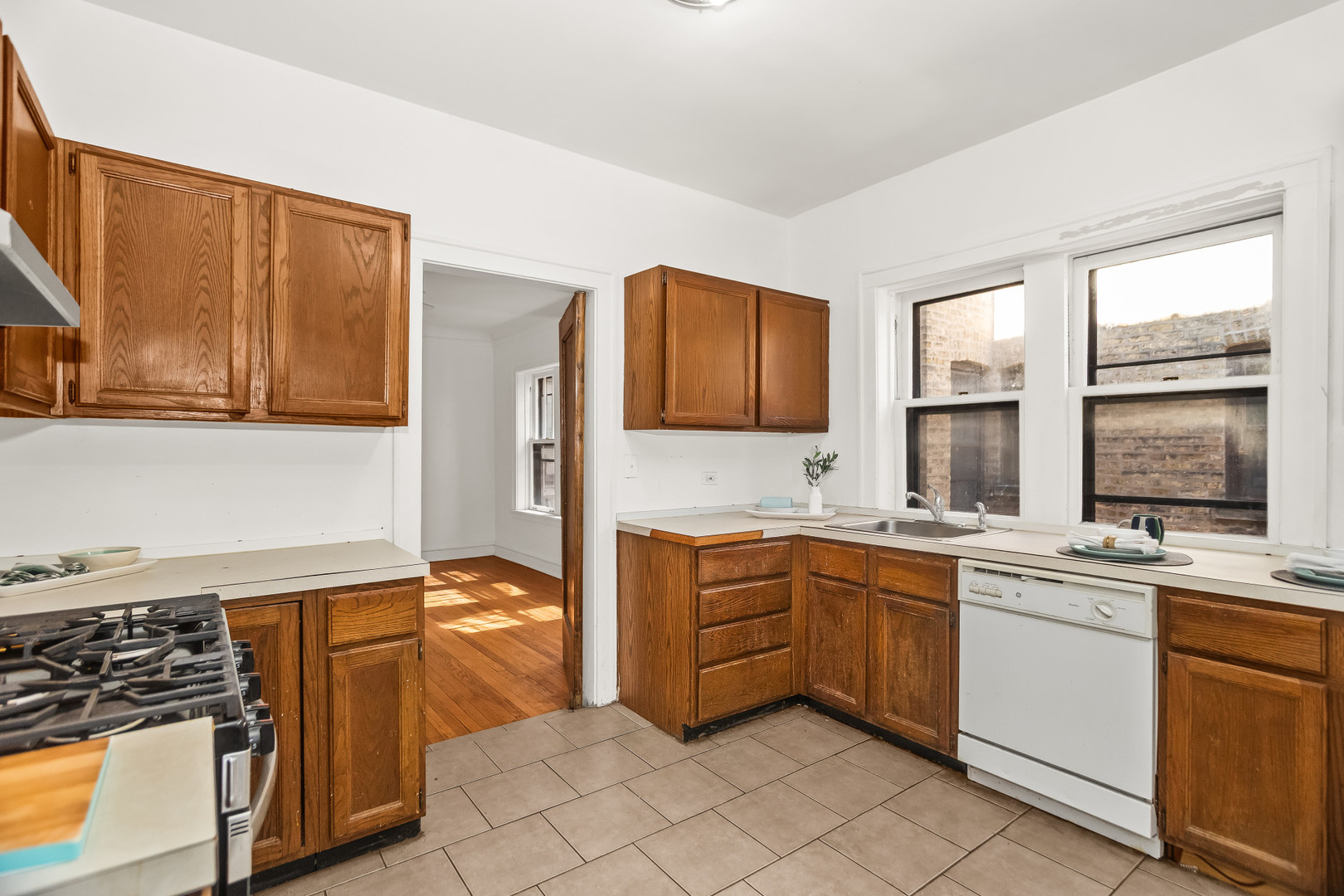 439 Rdg Ave #2 Evanston, IL 60202