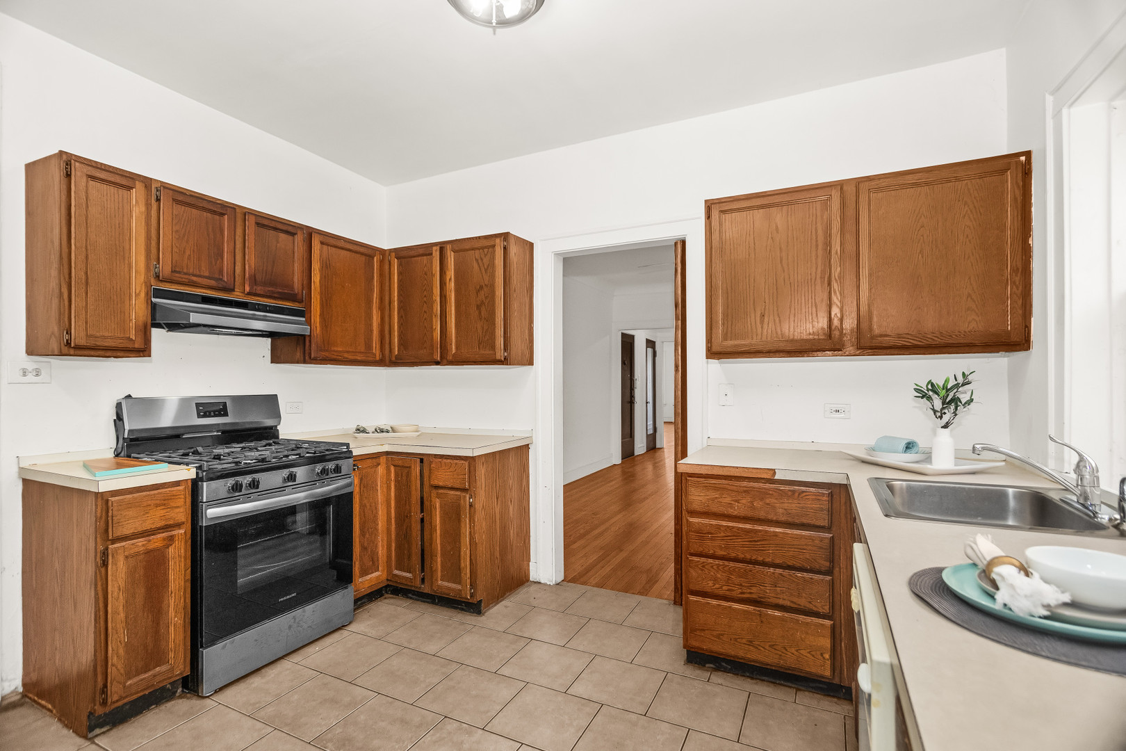 439 Rdg Ave #2 Evanston, IL 60202